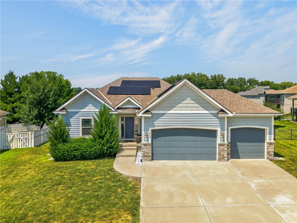 Photo of 2309 NE Colonnade Avenue