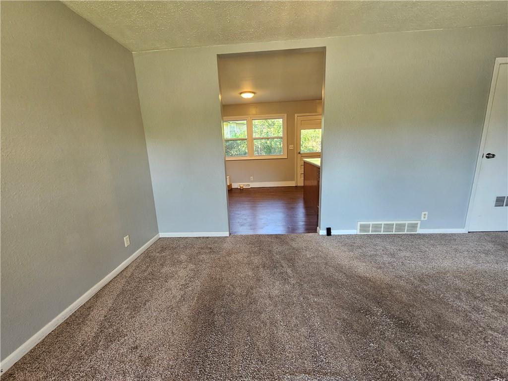 Photo 6 of 306 Pacific Drive