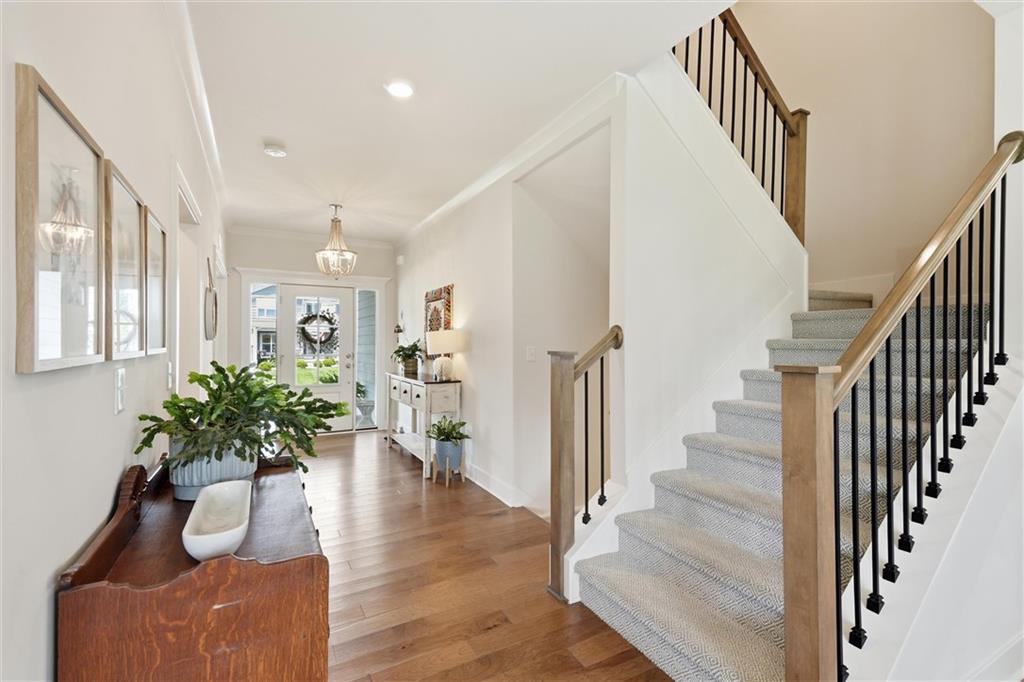 Photo 5 of 140 SE Riley Street