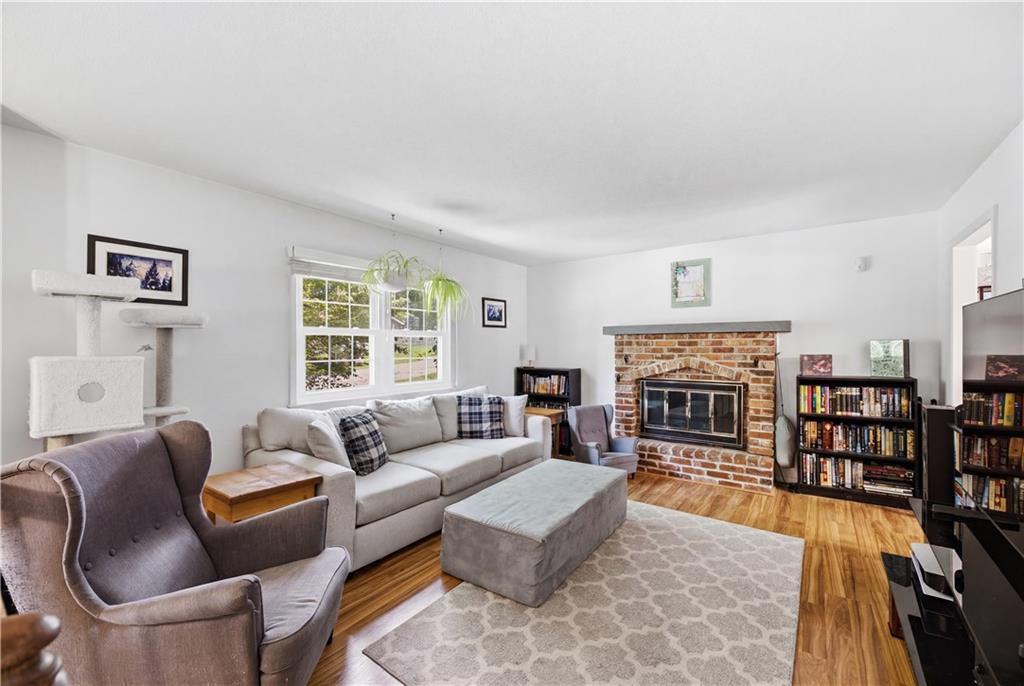 Photo 4 of 5526 STEARNS Street