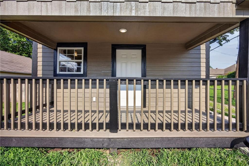 Photo 4 of 1323 S 38th Street