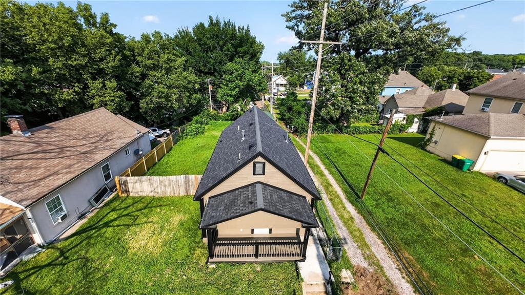 Photo 6 of 1323 S 38th Street
