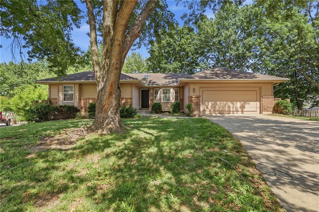 Photo 2 of 1736 SE Silkwood Court