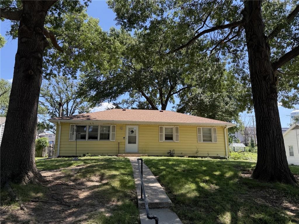Photo of 7207 N Grand Avenue in Gladstone, MO