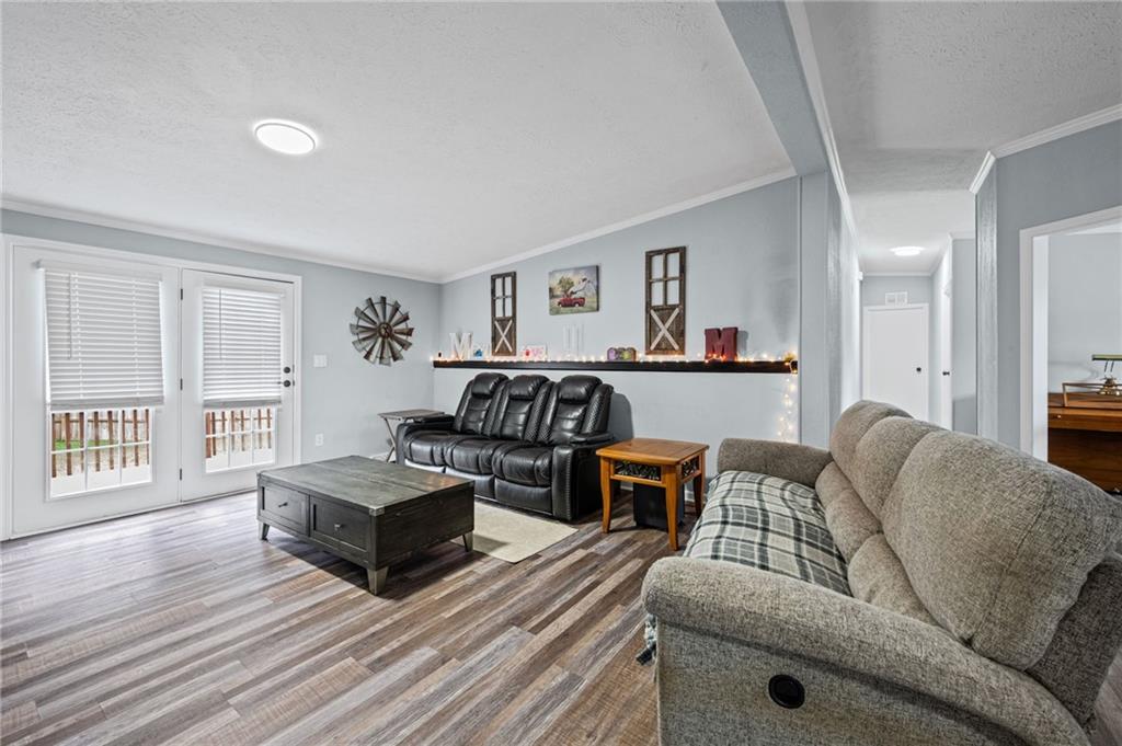 Photo 6 of 13732 Lawrence Avenue