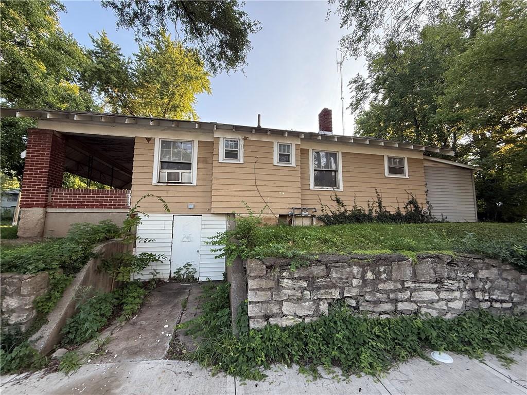Photo 3 of 2351 Drury Avenue