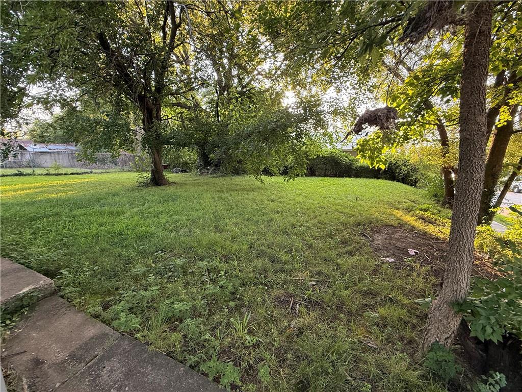 Photo 4 of 2351 Drury Avenue