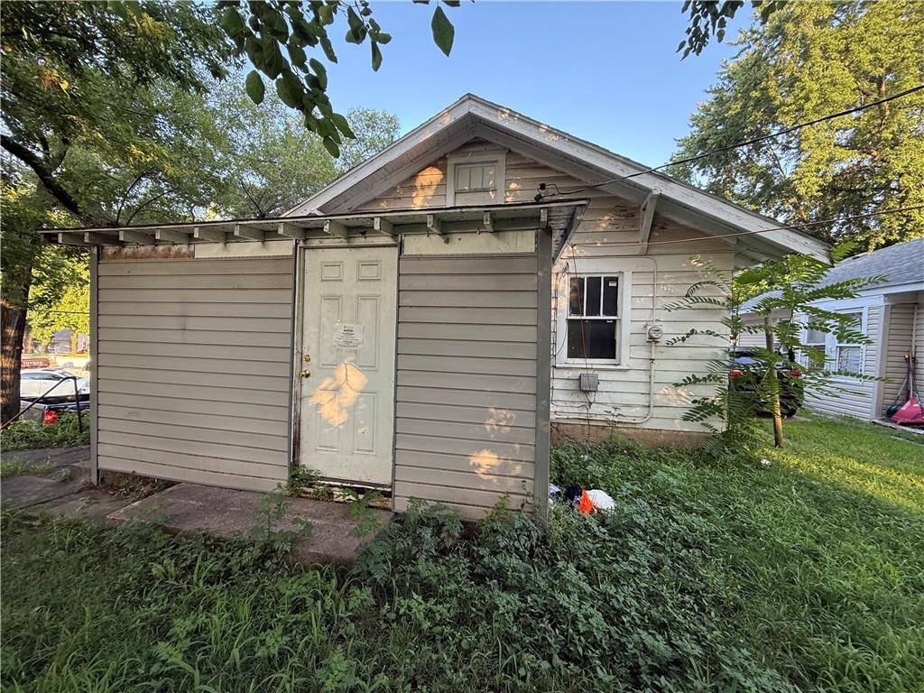 Photo 5 of 2351 Drury Avenue