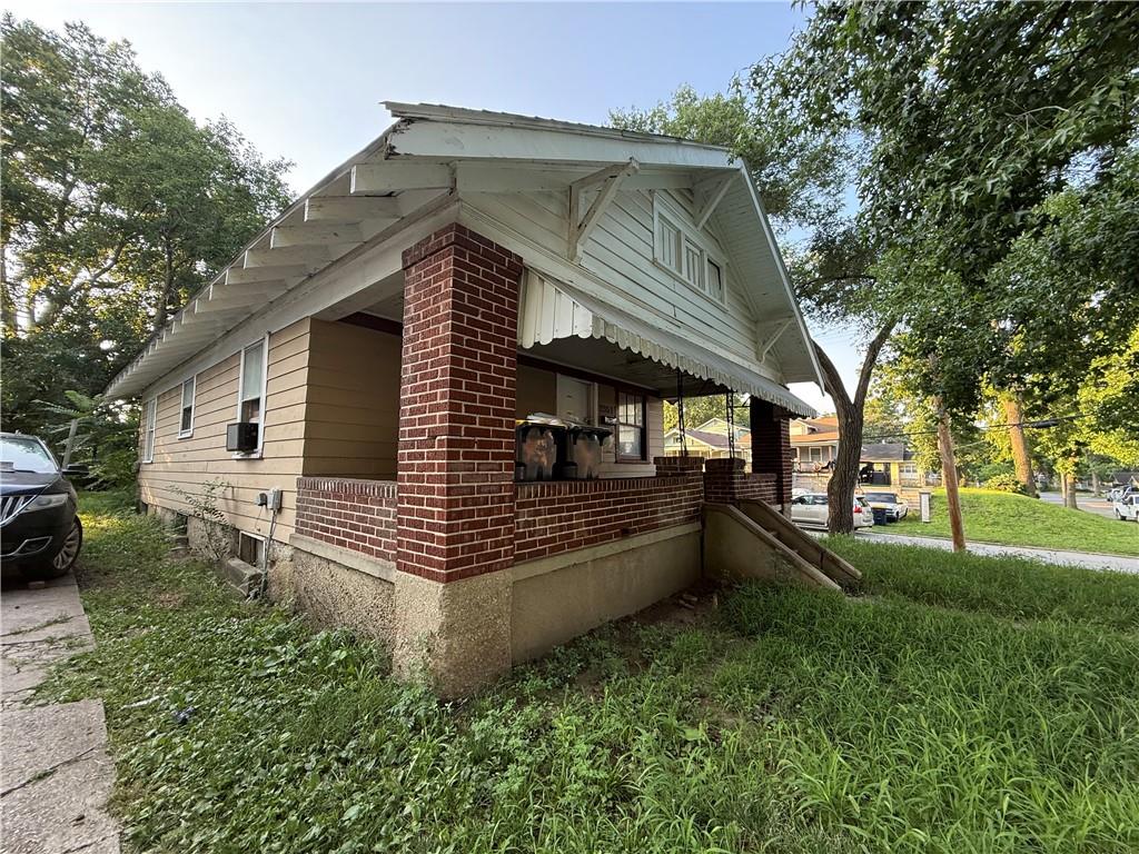 Photo 6 of 2351 Drury Avenue