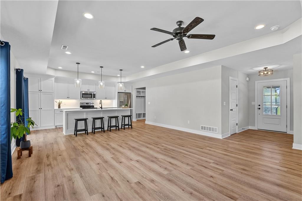 Photo 6 of 2713 S Fir Terrace