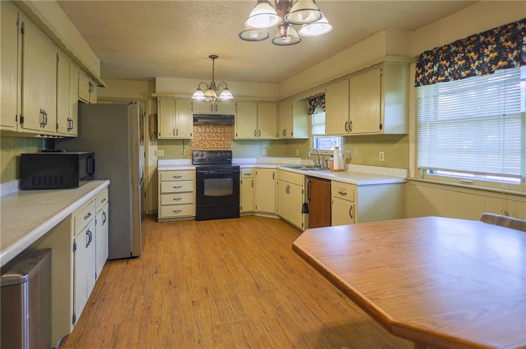 Photo 6 of 13137 Norris Road