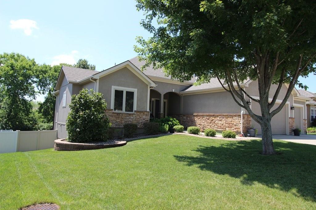 Photo 2 of 1101 NW Pecan Drive