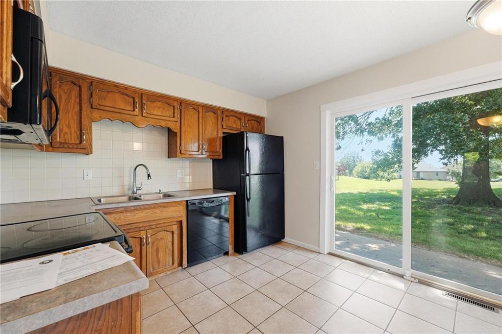 Photo 4 of 8709 N Hull Avenue