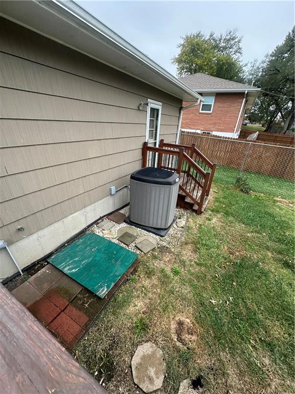 Photo 4 of 9324 Minnesota Street