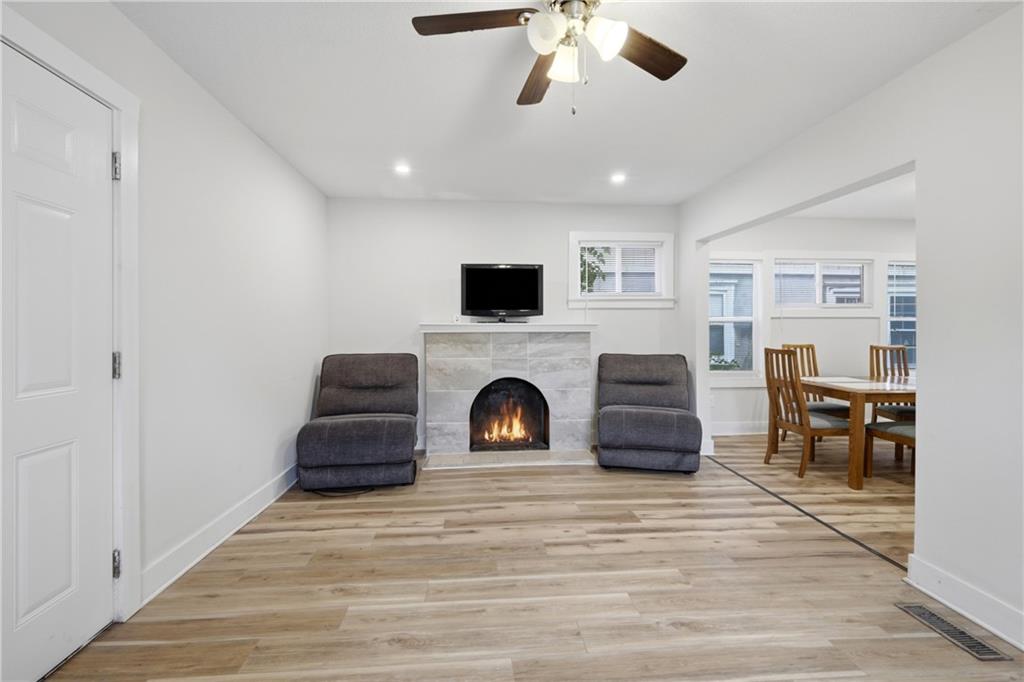 Photo 3 of 2404 Denver Avenue