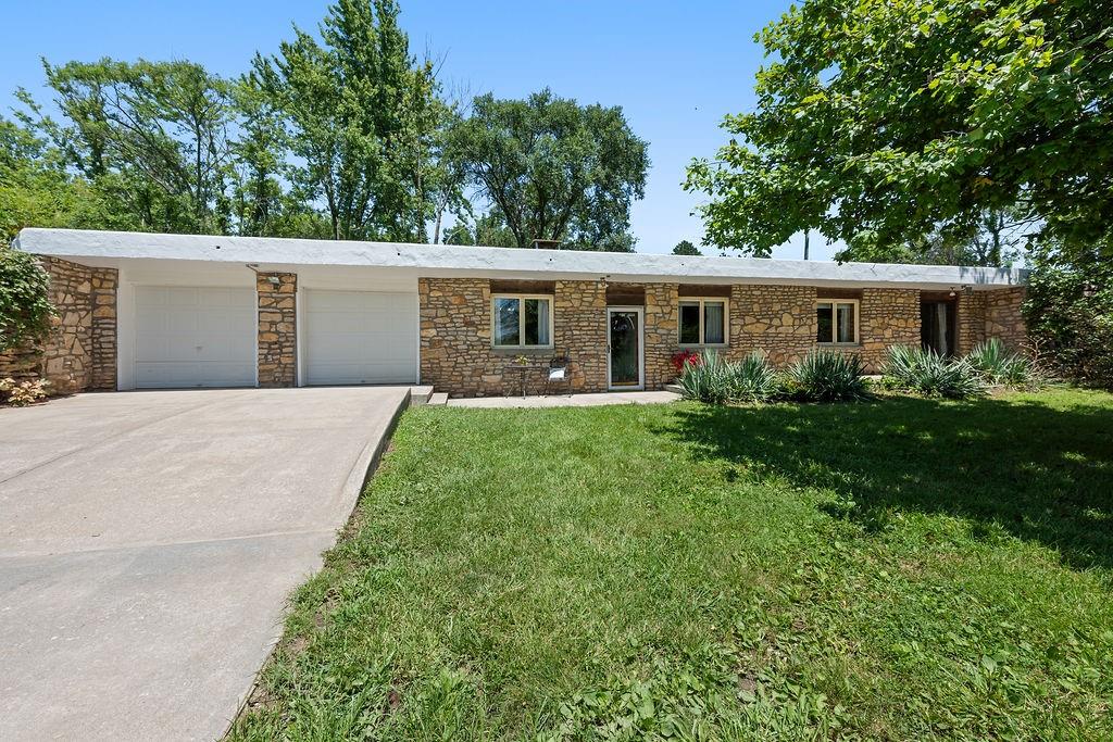 Photo 4 of 1354 Woodland Road