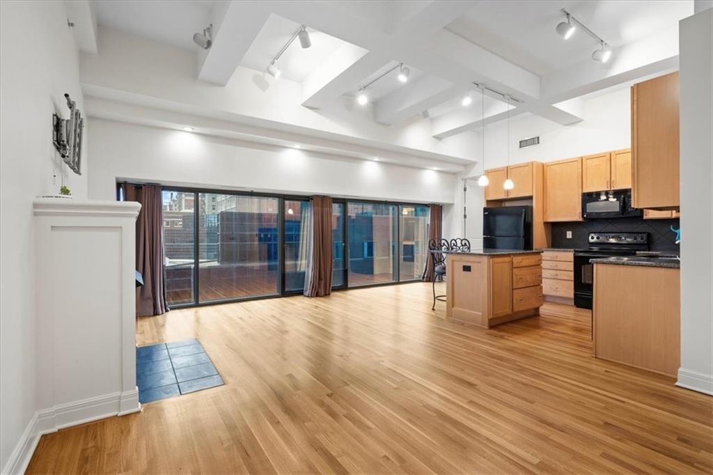 Photo 2 of 1101 Walnut Street #502