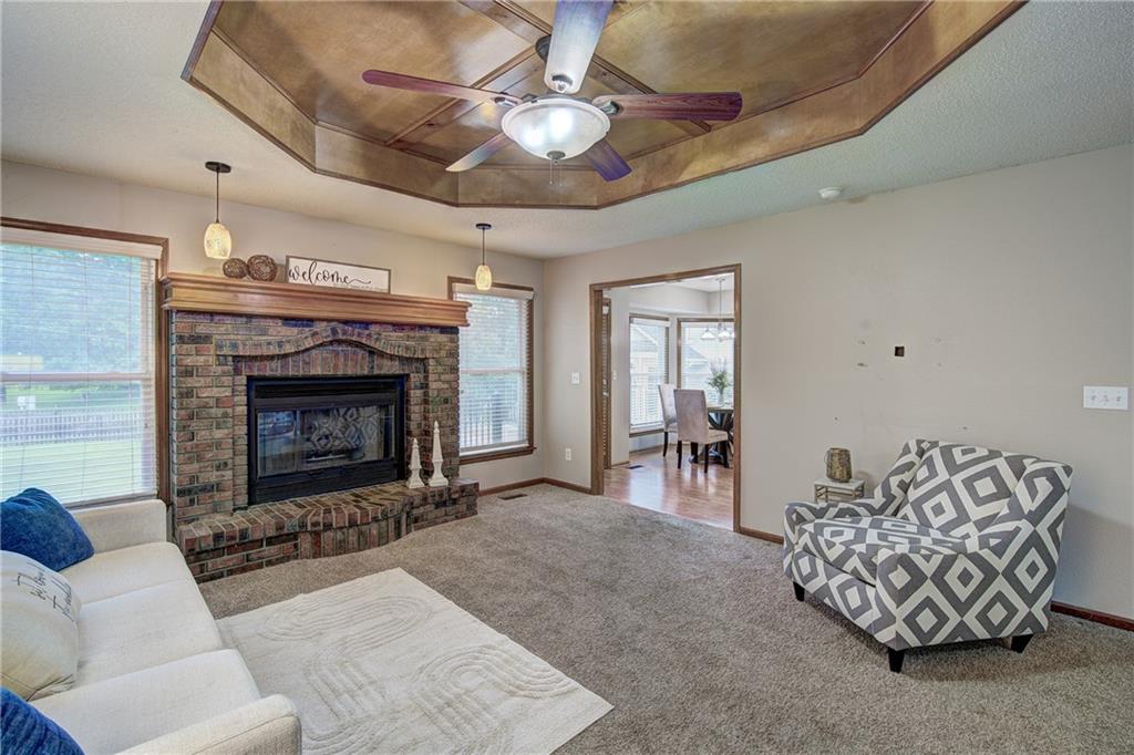 Photo 4 of 1231 NE DEERBROOK Circle