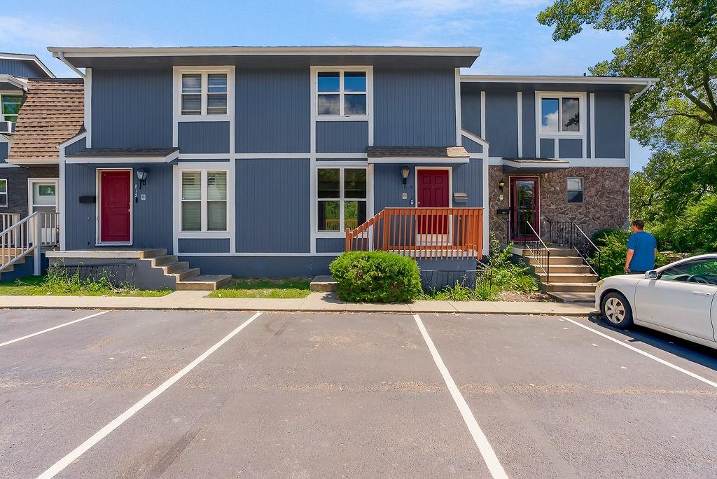 Photo of 813 Lakeview Drive