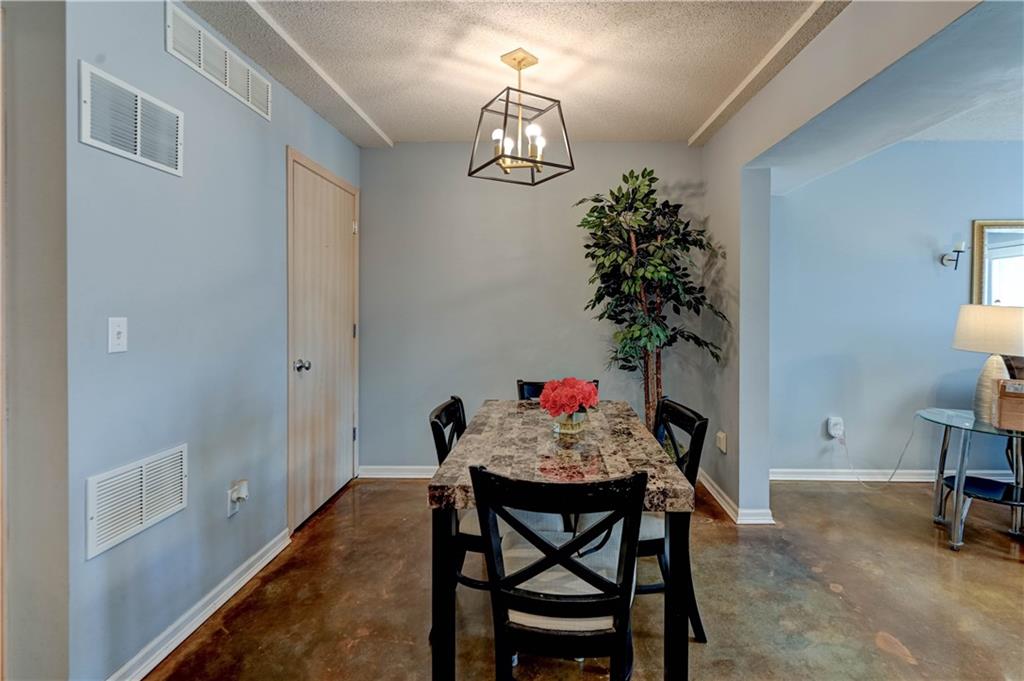 Photo 6 of 8112 N Lawn Avenue