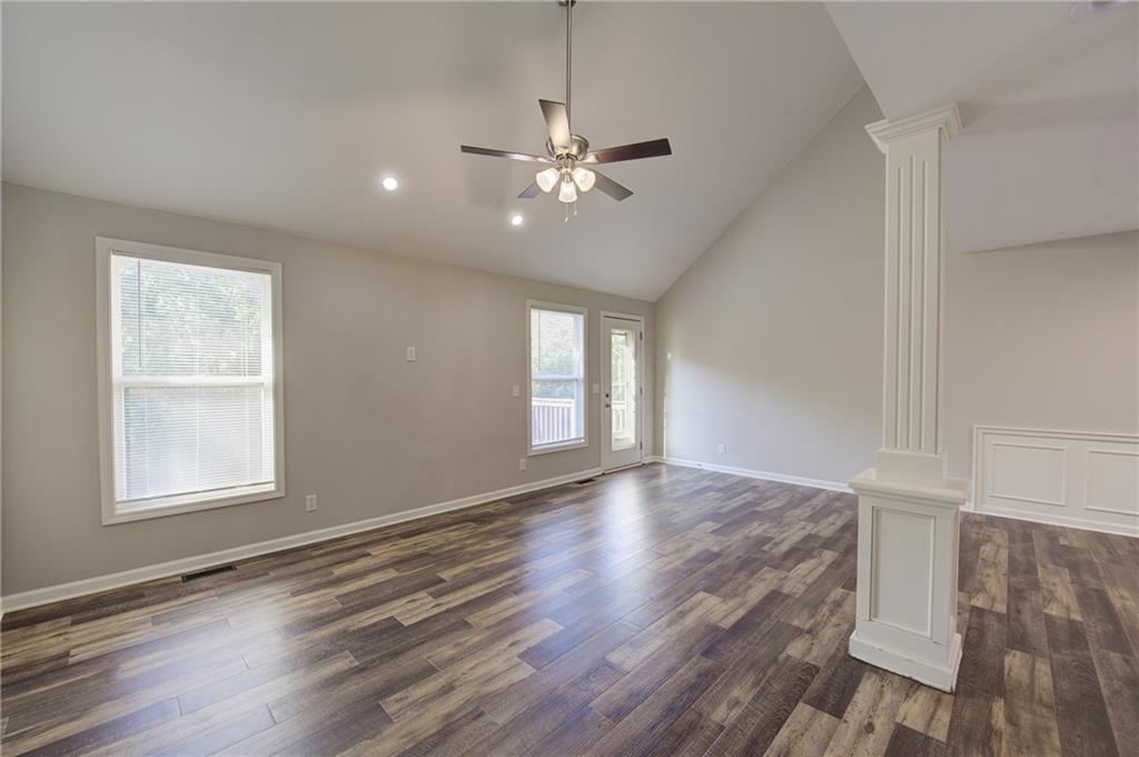 Photo 4 of 1721 Collins Drive