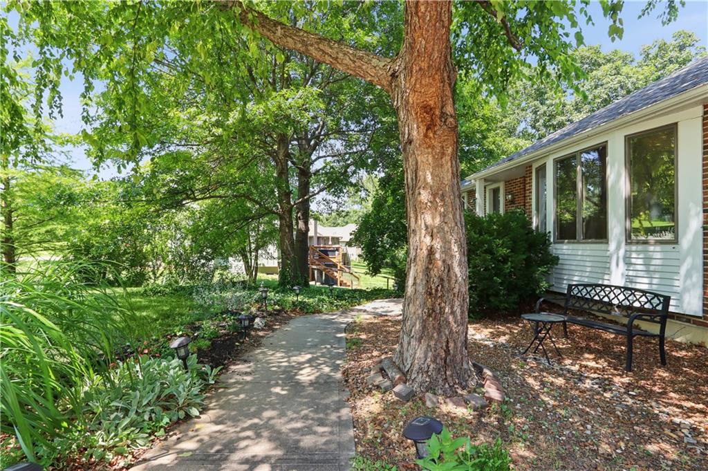 Photo 3 of 6003 Greenwood Street