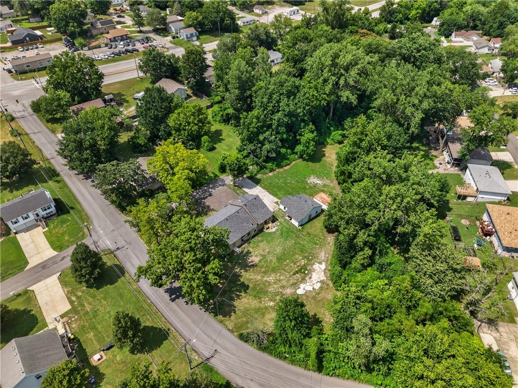Photo 4 of 5851 Barnes Avenue