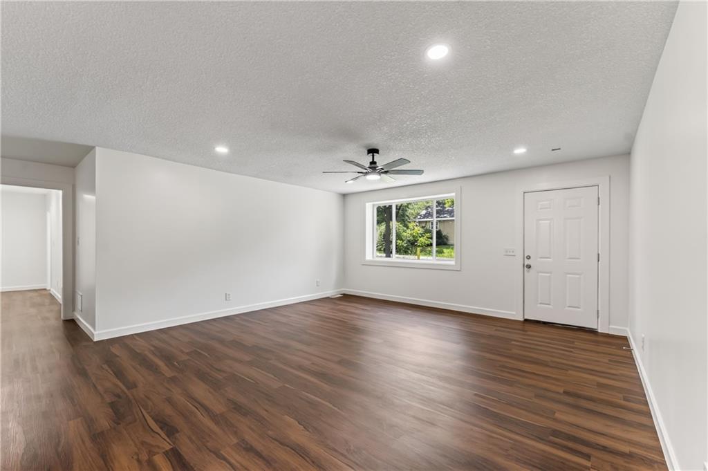 Photo 7 of 5851 Barnes Avenue