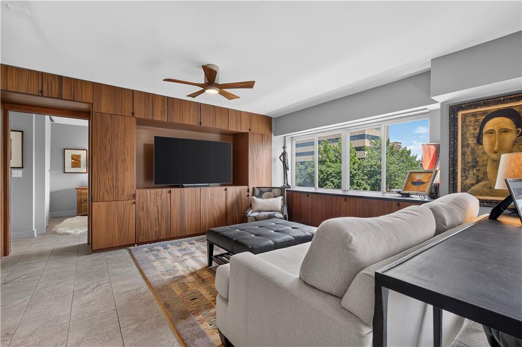 Photo 5 of 4740 Roanoke Parkway #402