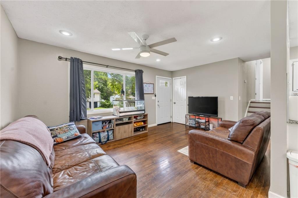 Photo 6 of 4925 N Smalley Avenue