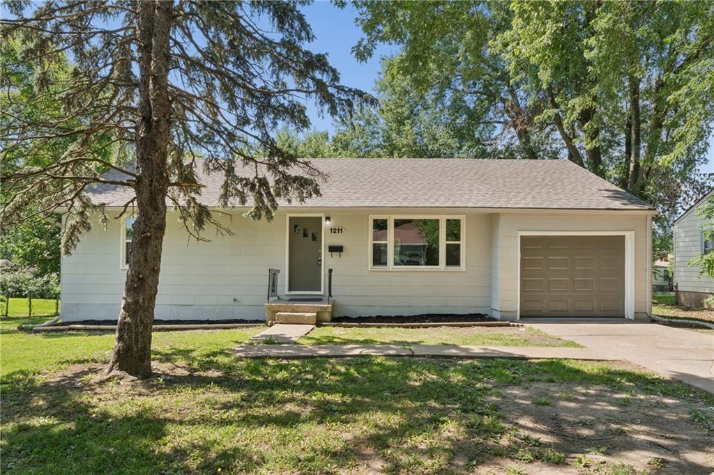 Photo 2 of 1211 NE 67th Place