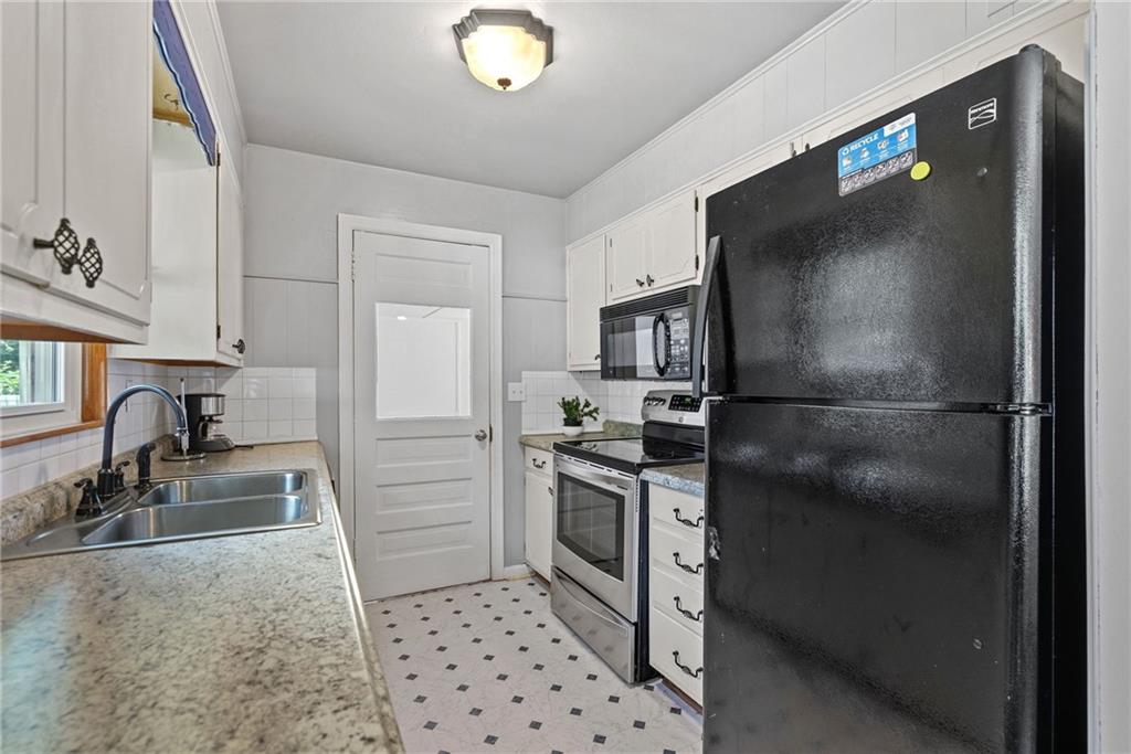 Photo 5 of 8606 E 79th Street