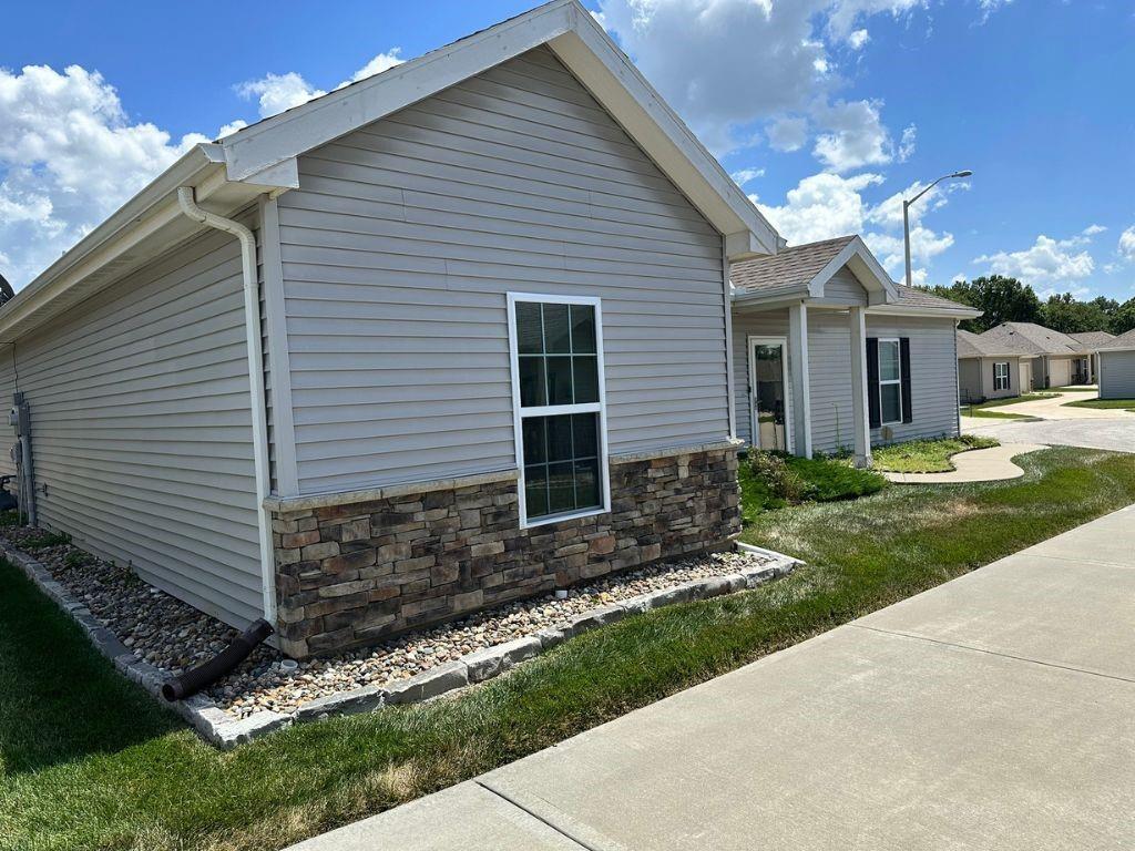 Photo 3 of 840 NE 65th Terrace