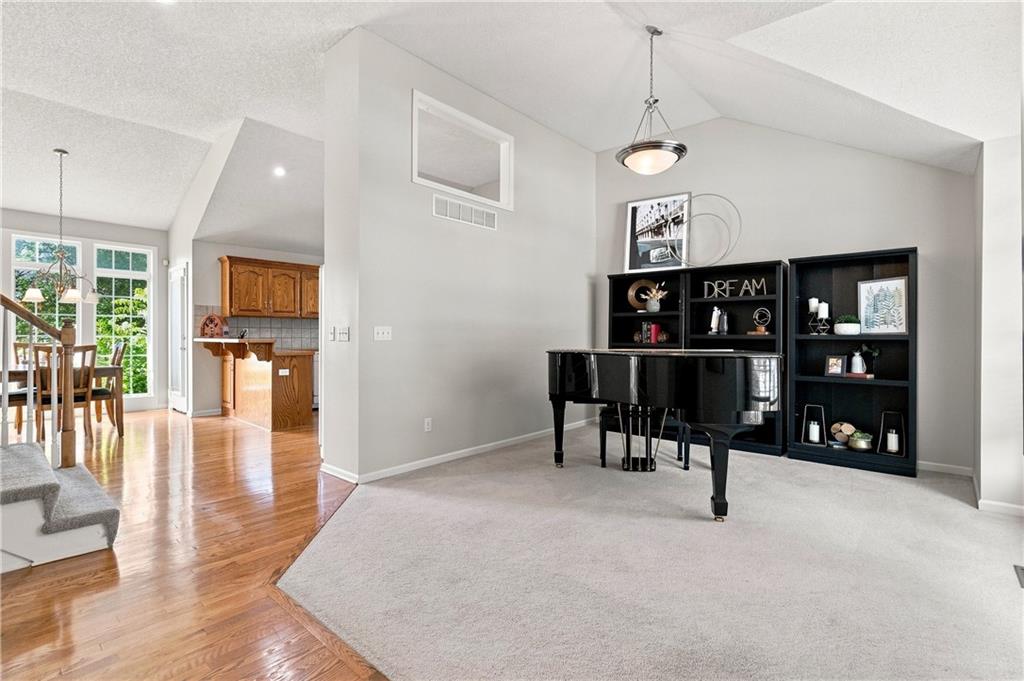 Photo 2 of 525 Parma Way