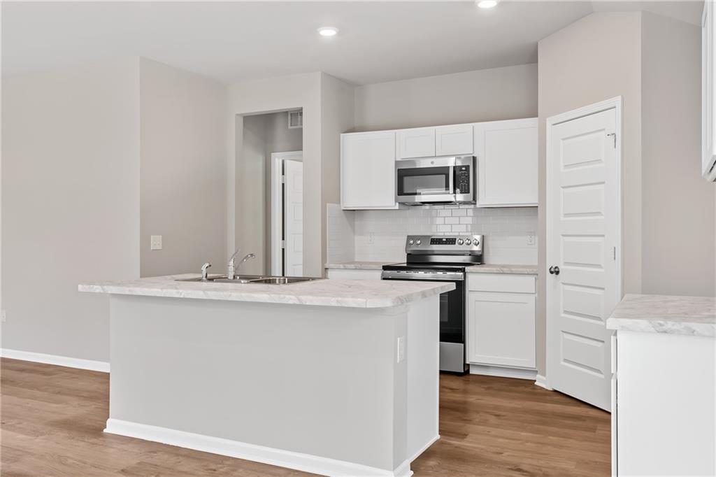Photo 4 of 2790 Woodfield Drive
