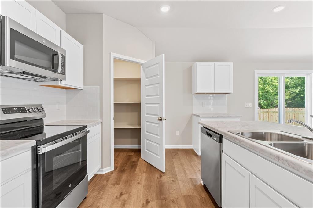 Photo 5 of 2790 Woodfield Drive