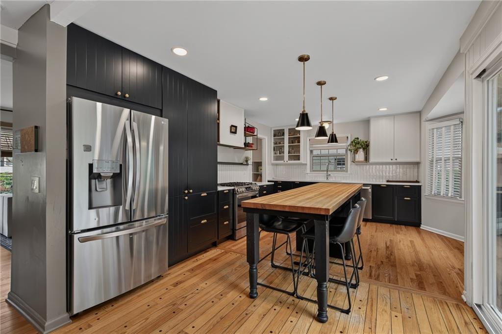 Photo 5 of 9104 W 106th Street