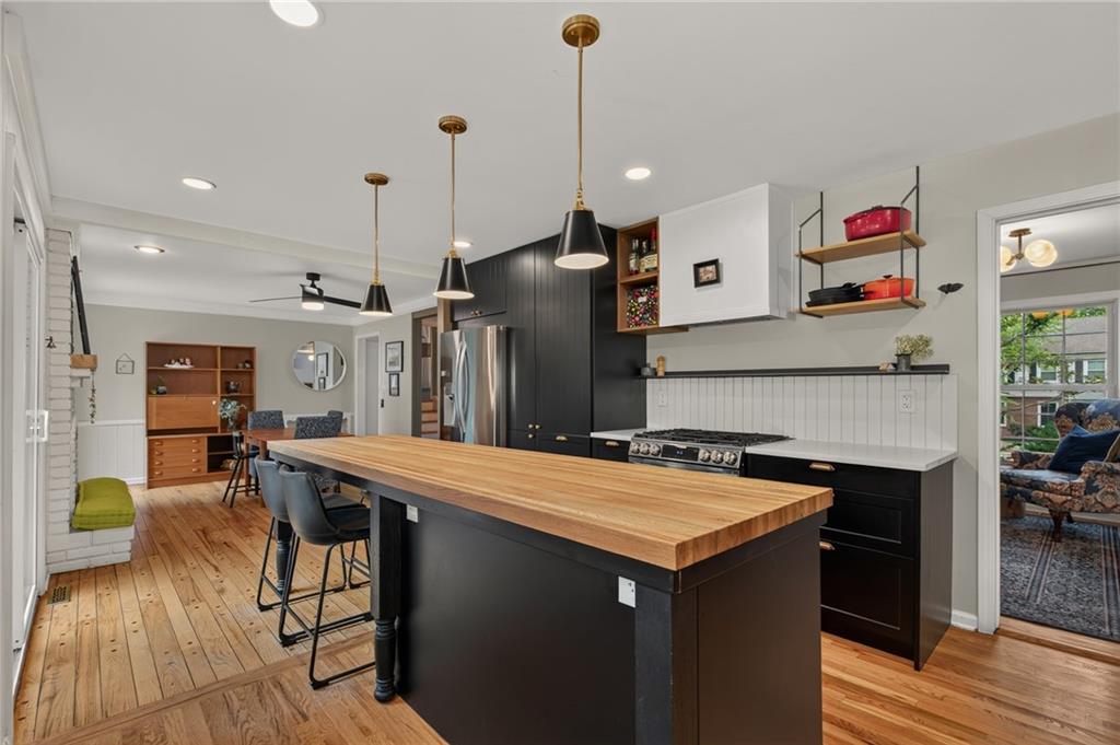 Photo 6 of 9104 W 106th Street