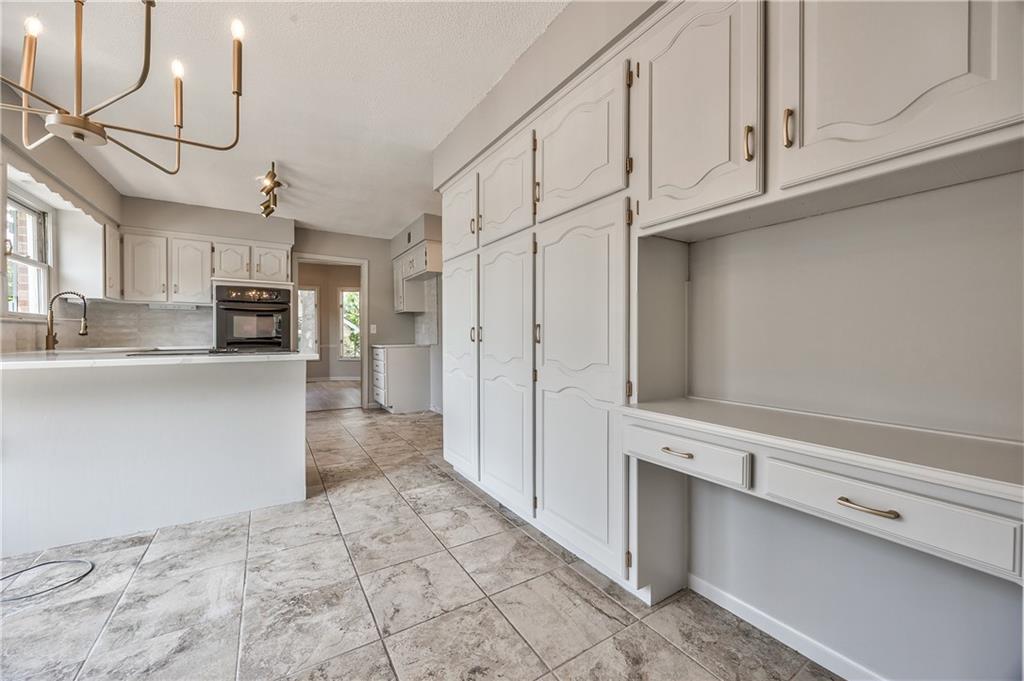Photo 3 of 4512 W 90th Street