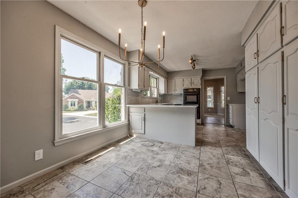 Photo 4 of 4512 W 90th Street