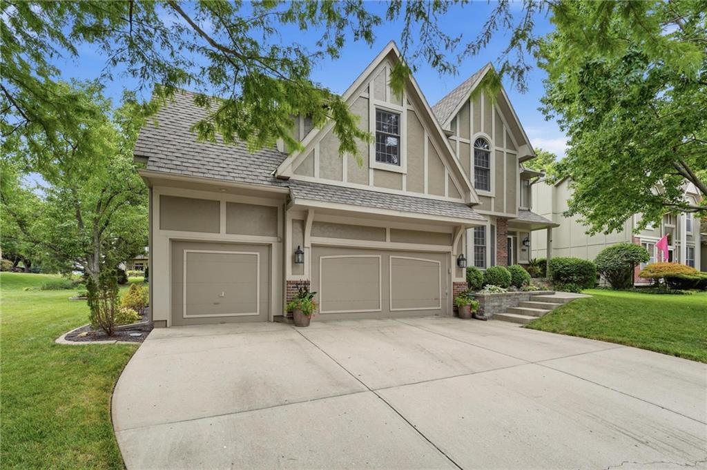 Photo 4 of 2507 NE 78th Terrace