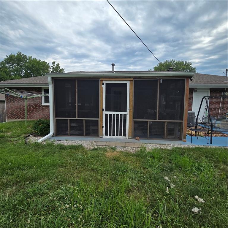 Photo 5 of 920 Tracy Avenue