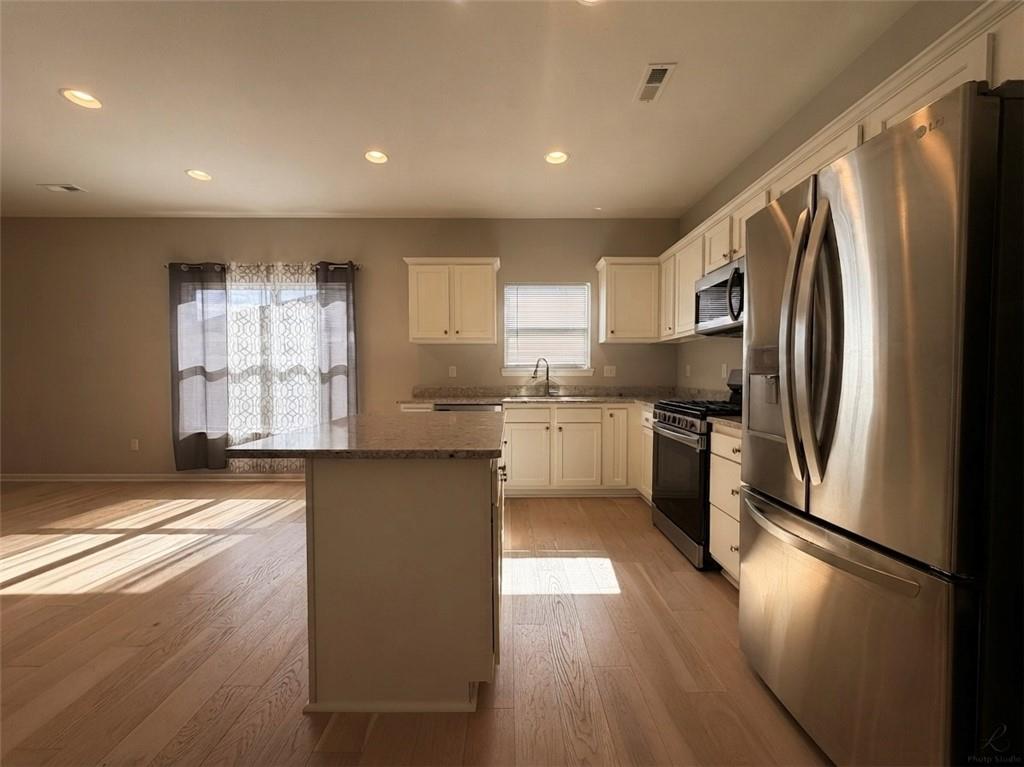Photo 4 of 7712 NW 124 Street