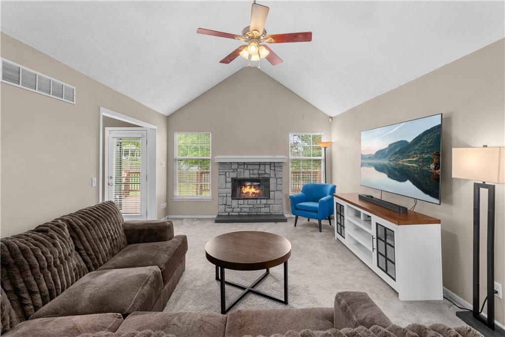 Photo 5 of 1218 WINDCREST Court