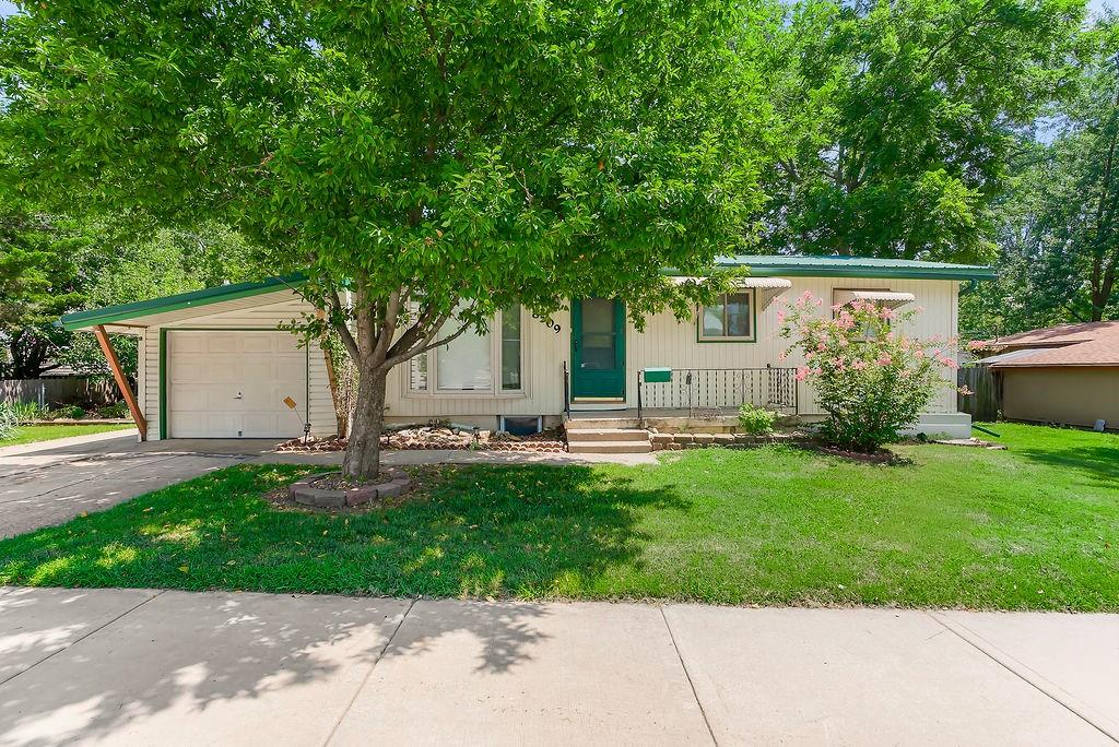 Photo of 8509 Wornall Road
