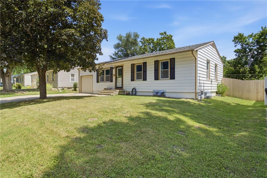 Photo 3 of 1211 N Cedar Crest Drive