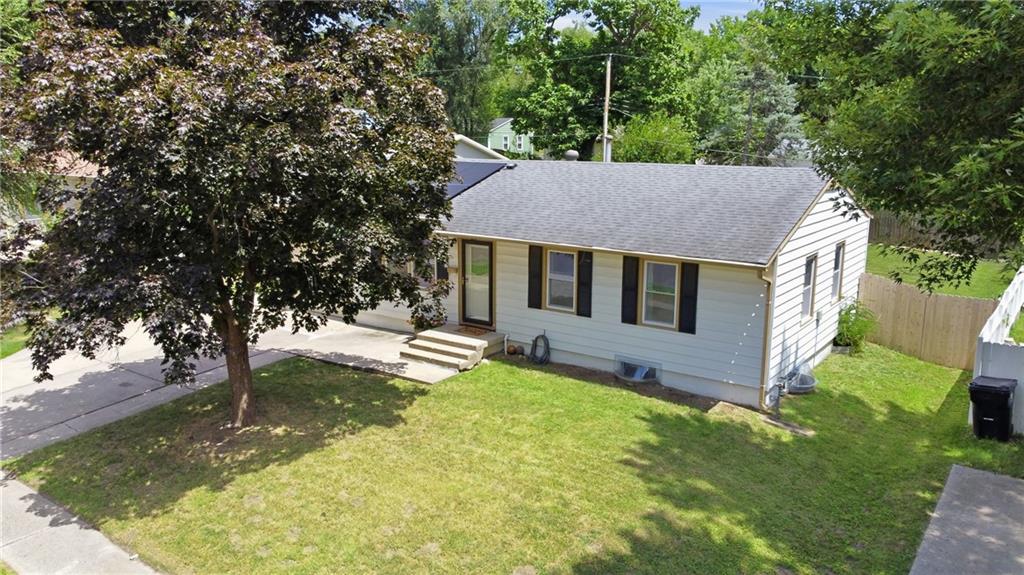 Photo 5 of 1211 N Cedar Crest Drive