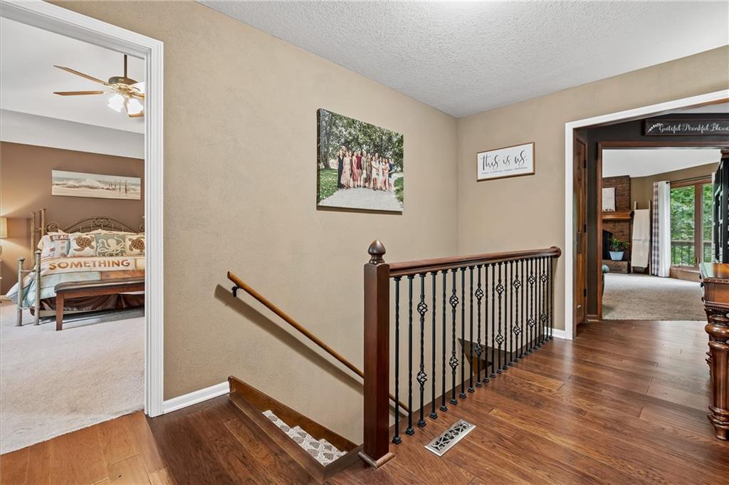 Photo 5 of 1402 Colony Drive