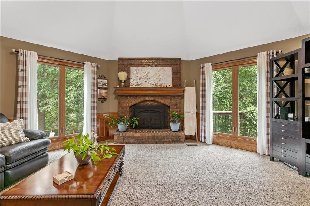 Photo 7 of 1402 Colony Drive