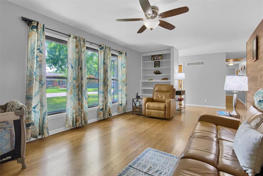 Photo 6 of 602 Pierson Street
